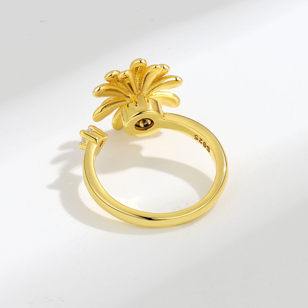 Beautiful Rotating Flower Ring