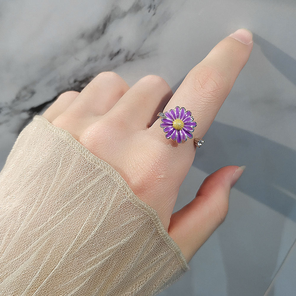 Beautiful Rotating Flower Ring