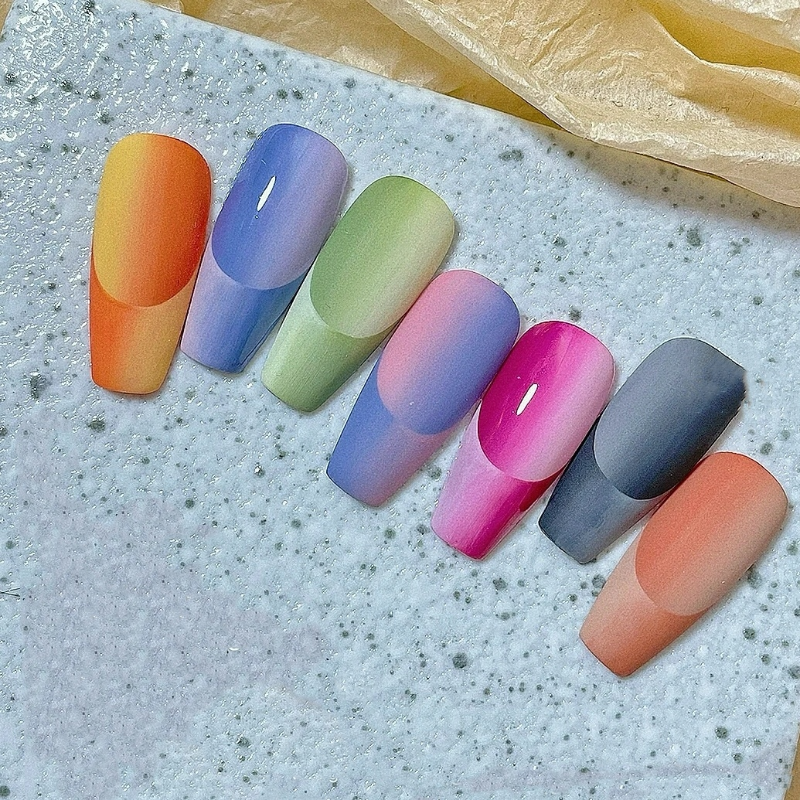 Spatial Two-color Gradient French Mirror  Wear Manicure